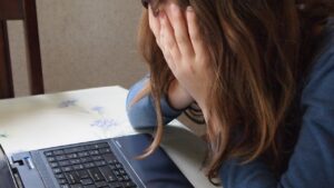 Being bullied in earlier life has been linked to depression in young adults