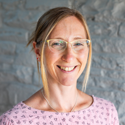 Elaine Knight-Roberts