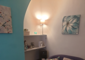 Cozy therapy room / warm and welcoming 