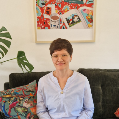 Dr Johanna Goll
