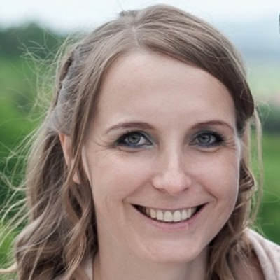 Dr Monika Sobczak-Edmans
