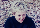 Bilingual, neuroaffirmative counsellor committed to cultural inclusivity and diverse perspectives.