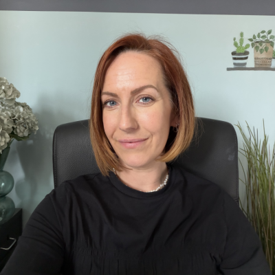 Dr Heidi Hand