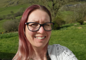 Hi, I'm Jeanette, the founder of Peakland Therapy!