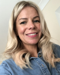 Cassie Roberton FdA (Integrative) Couns,. Registered Member MBACP (Accred). Cassie Roberton FdA (Integrative) Couns,. Registered Member MBACP (Accred).