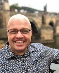 Lee Martin MBACP(Accred),MA Psychotherapy,BA(Hons),PGDIP Supervision,EMDR Lee Martin MBACP(Accred),MA Psychotherapy,BA(Hons),PGDIP Supervision,EMDR