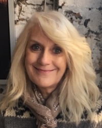 Carol Peters MA, MSc, MBACP (Accred), UKCP Carol Peters MA, MSc, MBACP (Accred), UKCP