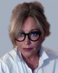 Rialda Sebek - psychoanalytic psychotherapist, MA, BACP, UKCP registered Rialda Sebek - psychoanalytic psychotherapist, MA, BACP, UKCP registered