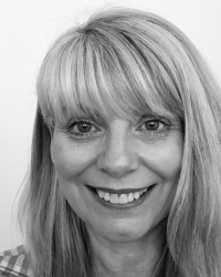 Roslin Macdonald, PMCOSCA, Dip & Clinical Supervisor Roslin Macdonald, PMCOSCA, Dip & Clinical Supervisor