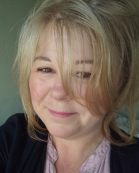 Sarah McMaster. BA (Hons) Person Centred Counsellor Sarah McMaster. BA (Hons) Person Centred Counsellor