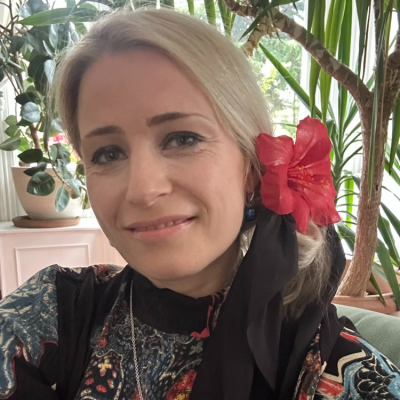 Dr Claire Bloxsom
