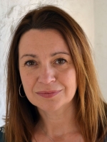 Liz Boote-Smith, BA (Hons), Dip, Couns. MBACP Liz Boote-Smith, BA (Hons), Dip, Couns. MBACP