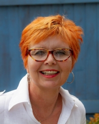 Carol Steere. Dip Humanistic Counselling MBACP Carol Steere. Dip Humanistic Counselling MBACP