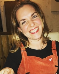Emma Roberts - BA(Hons), Dip(HE.Couns) Emma Roberts - BA(Hons), Dip(HE.Couns)