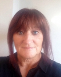 Yvonne Whitehurst MBACP, Dip Counselling, DiP (N), SRN Yvonne Whitehurst MBACP, Dip Counselling, DiP (N), SRN