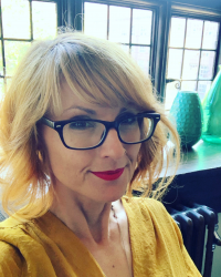 Jen Bellanich, Psychotherapist. MA, BA Psych (Hons), PgDip. MBACP Jen Bellanich, Psychotherapist. MA, BA Psych (Hons), PgDip. MBACP