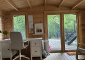 Therapy cabin