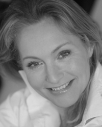 Holly Simmonds BSc(Hons) MBACP. MNCS (Accred).Counselling & Psychotherapy. Holly Simmonds BSc(Hons) MBACP. MNCS (Accred).Counselling & Psychotherapy.