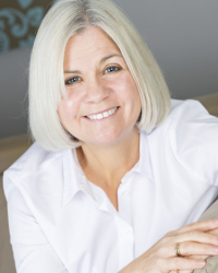 Annie Jones MBACP (Accred) Annie Jones MBACP (Accred)