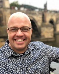 Lee Martin MBACP(Accred),MA Psychotherapy,BA(Hons),PGDIP Supervision, EMDR Lee Martin MBACP(Accred),MA Psychotherapy,BA(Hons),PGDIP Supervision, EMDR