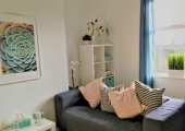 Chorlton Rooms - bright spacious room that's only a stone's throw away from Beech Road. Low lighting is also optional. 