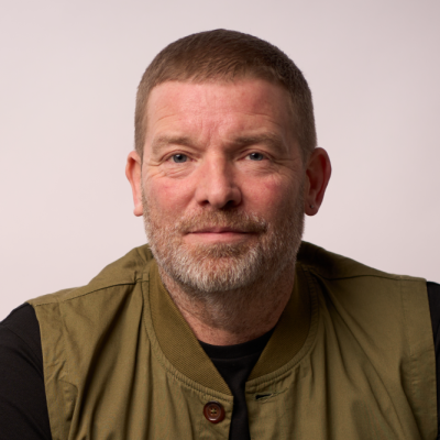 Simon Lowe