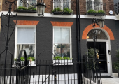 Exterior Manchester Square clinic