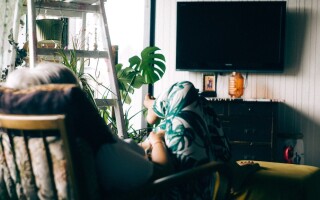 How to engage with television mindfully