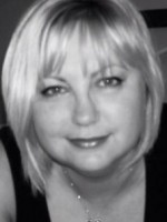 Tracey Murray BA (Hons) BACP Accredited Counsellor & CBT Therapist Tracey Murray BA (Hons) BACP Accredited Counsellor & CBT Therapist