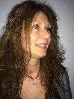 Louise Moss BA (Hons) DIP FD TA MBACP Louise Moss BA (Hons) DIP FD TA MBACP