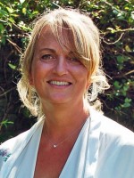 Clare Blakemore FdSc CBT Counselling, Dip.Hypnotherapy,MBACP accredited Clare Blakemore FdSc CBT Counselling, Dip.Hypnotherapy,MBACP accredited