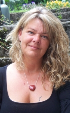 Steffi Cutland, Couns Dip MBACP (Accr) Steffi Cutland, Couns Dip MBACP (Accr)