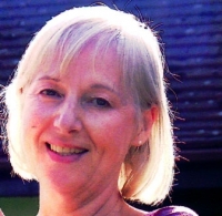 Lesley Donoghue BSc (Hons) MBACP (Accred) Lesley Donoghue BSc (Hons) MBACP (Accred)