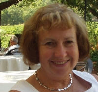 Sheila Lauchlan MSc Relationship Psychotherapy, UKCP, AFT, SCPI Sheila Lauchlan MSc Relationship Psychotherapy, UKCP, AFT, SCPI