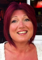 Emma Swales BSc, MA, CTA, MBACP, UKCP Reg Emma Swales BSc, MA, CTA, MBACP, UKCP Reg