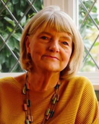 Lynne Chiswick MSc, BSc, PGCE, D.Hyp, BSCH (Assoc)