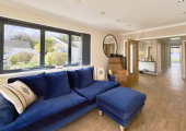 Hypnotherapy calm spacious space (double doors close)