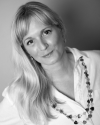 Louise Nonweiler (Dip Hyp DNLP GQHP GHRreg Dip Psych Dip. Mindfulness IAHT) Louise Nonweiler (Dip Hyp DNLP GQHP GHRreg Dip Psych Dip. Mindfulness IAHT)