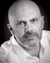 Robert Henry, If you need help with social anxiety or confidence contact me Robert Henry, If you need help with social anxiety or confidence contact me