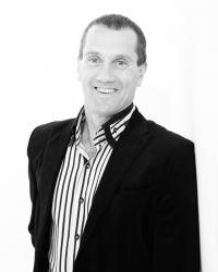 Jonathan Kattenberg DipPFS, PG Cert (Clin.Hyp.),BSCH (Assoc.),CNHC Registered Jonathan Kattenberg DipPFS, PG Cert (Clin.Hyp.),BSCH (Assoc.),CNHC Registered