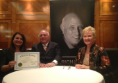 Jessica Vassallo receiving her Master NLP Practitioner Award with Co-Founder of NLP, Richard Bandler