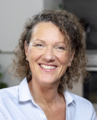 Heide Ziegenbein Clinical Hypnotherapist MSc (Clin.Hyp.) & DIHM (Heilpraktiker) Heide Ziegenbein Clinical Hypnotherapist MSc (Clin.Hyp.) & DIHM (Heilpraktiker)