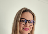 Marta Watroba – warm and professional online hypnotherapist supporting adults with anxiety