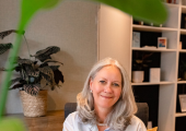 An portrait photograph of Melissa de Lusignan, certified Hypnotherapist, Belief Dynamics Harpenden