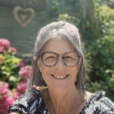 Annie Thomas