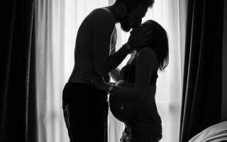 Coping when your partner can't support you during labour