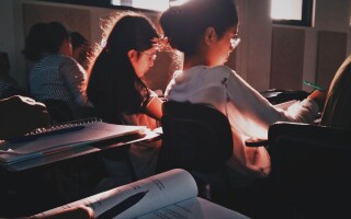 10 tips to calm exam nerves