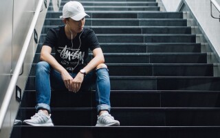 How to quit smoking when surrounded by smokers