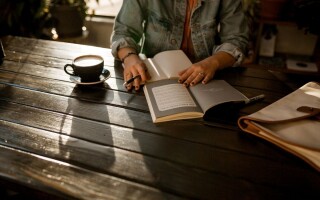 5 books to help you learn more about hypnotherapy