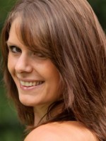 Nicola Edwards Dip. Hyp CS, Dip.APCH, Dip.VGBH, Dipl.MP.NLP, DipHB(KG), BWRT Nicola Edwards Dip. Hyp CS, Dip.APCH, Dip.VGBH, Dipl.MP.NLP, DipHB(KG), BWRT